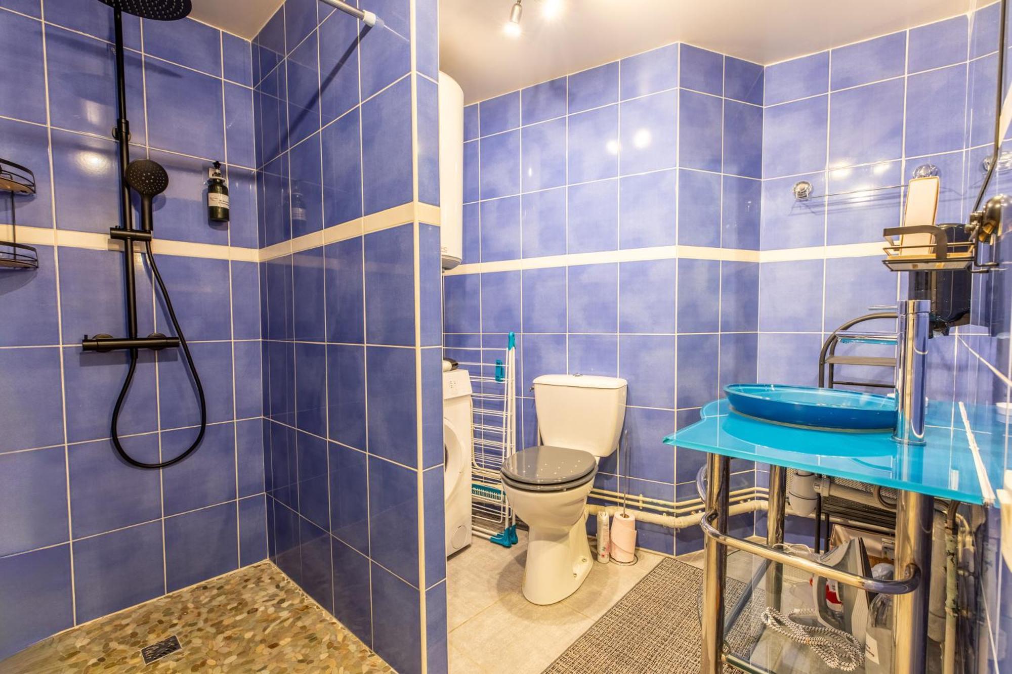Nid Douillet - Elegant Studio En Plein Centre De Риом Экстерьер фото